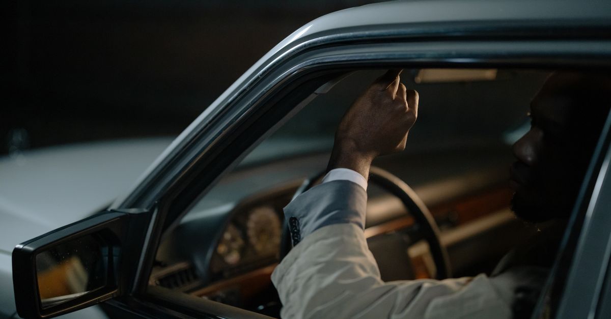 découvrez comment régler les rétroviseurs de votre chrysler 300c pour améliorer votre visibilité et conduire en toute sécurité.