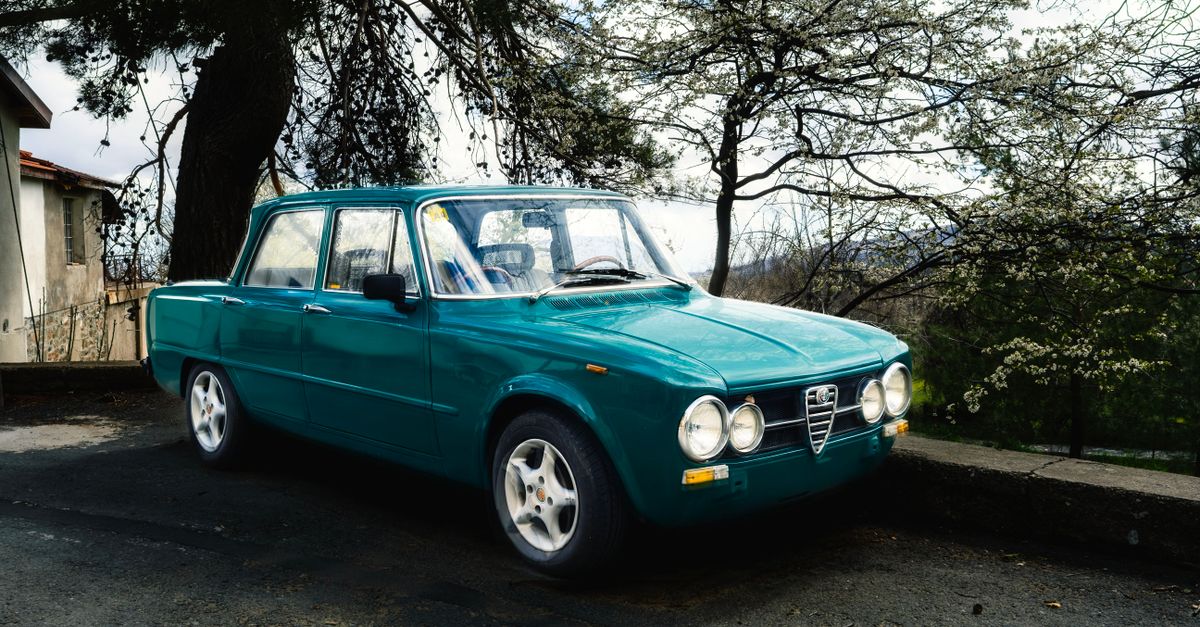 découvrez comment inspecter les amortisseurs de votre alfa romeo 75 : repérez les signes d’usure et préservez confort et tenue de route.