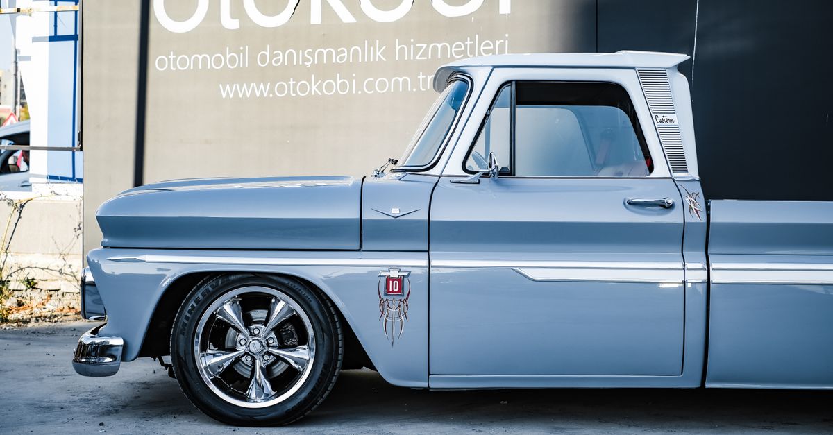 découvrez comment remplacer les plaquettes de frein d’une chevrolet apache : étapes clés, outils nécessaires et conseils pour une réparation sécuritaire.