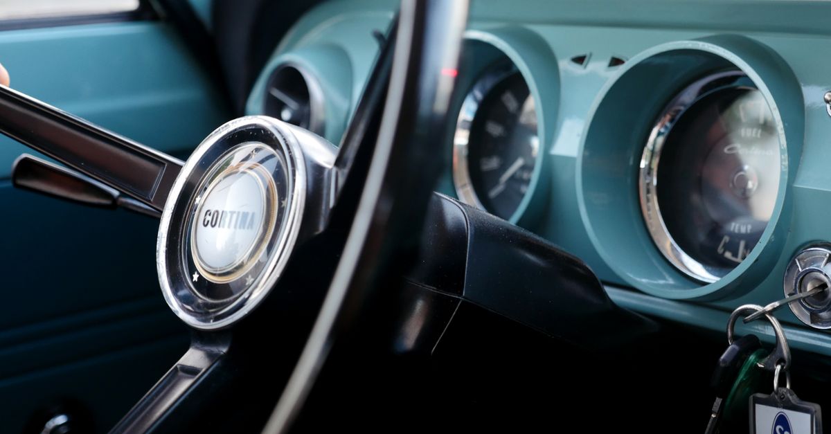 découvrez comment remplacer les bougies d’allumage d’une ford cortina et maintenir son moteur en bon état de fonctionnement.