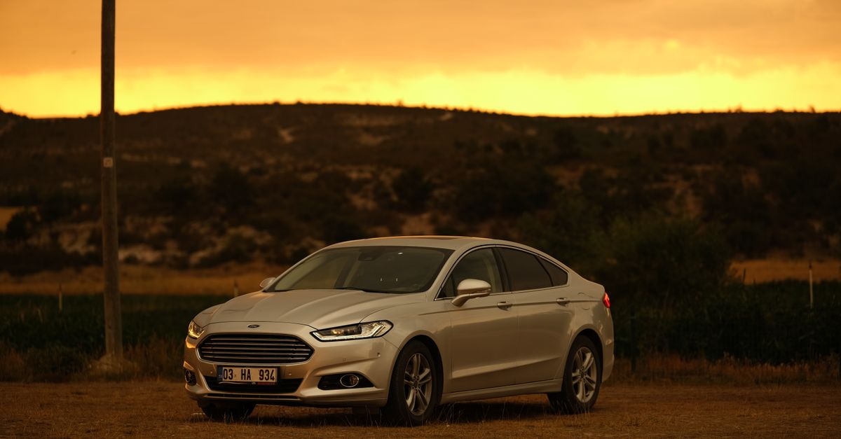 découvrez comment remplacer facilement une ampoule de ford fusion : types d’ampoules, étapes à suivre et conseils pour un éclairage optimal.
