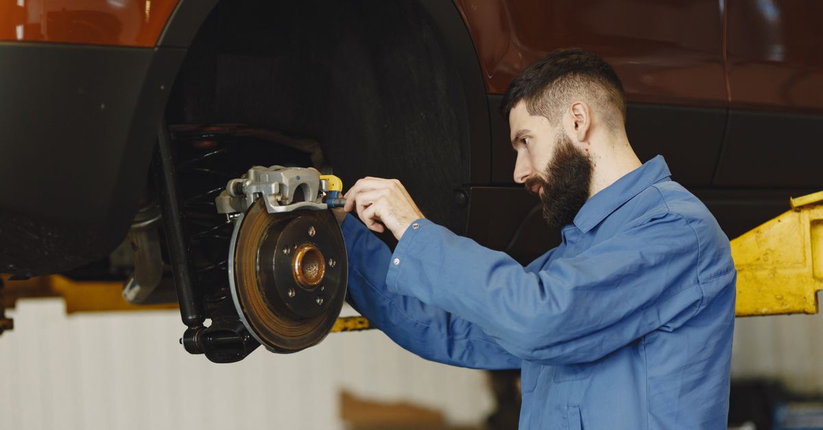 découvrez comment vérifier le niveau et l’état du liquide de frein de votre honda legend pour assurer un freinage fiable et sécuritaire.