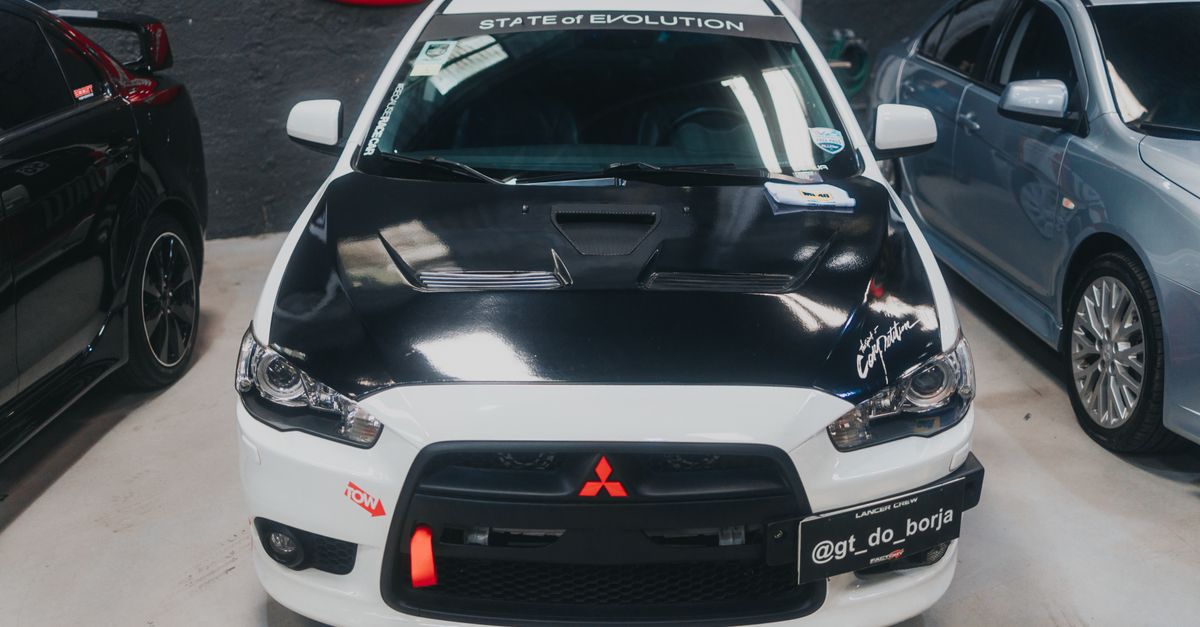 découvrez comment ouvrir le capot d’une mitsubishi eclipse en toute sécurité, localiser le levier d’ouverture et déverrouiller le loquet secondaire.