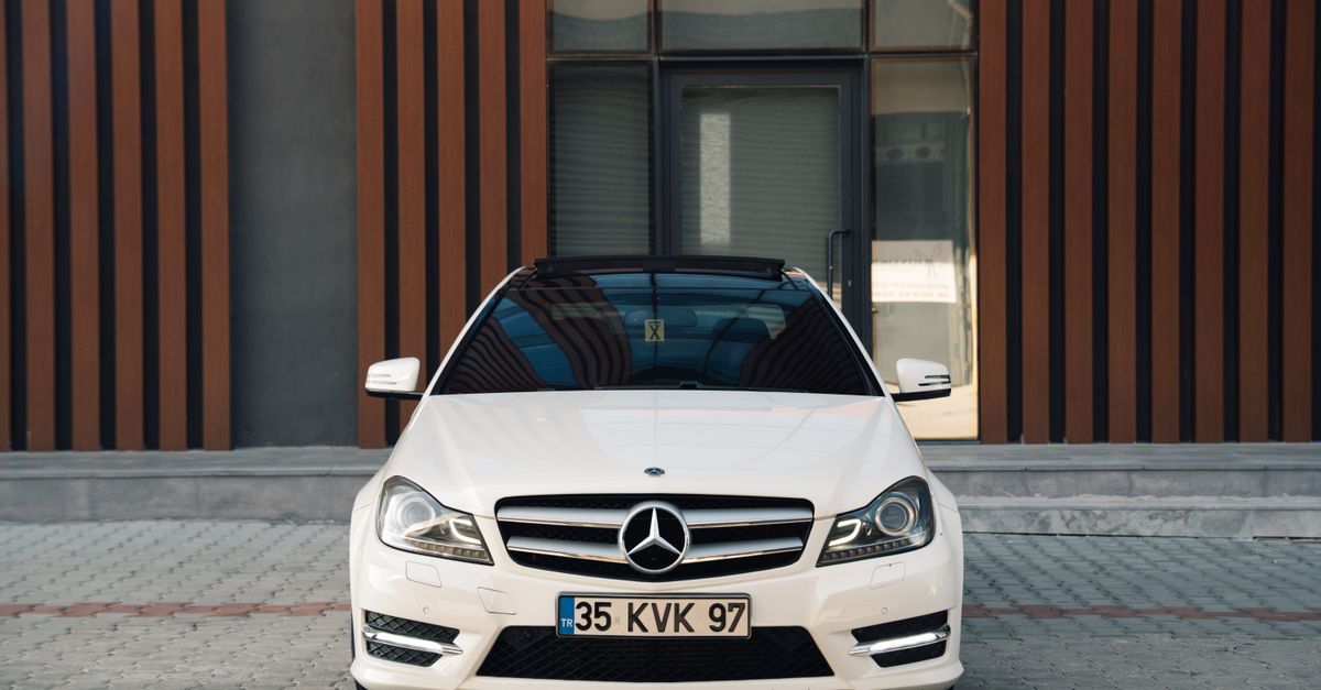découvrez comment choisir et remplacer les roues de votre mercedes-benz classe c, avec des conseils sur les dimensions, la compatibilité et le montage.