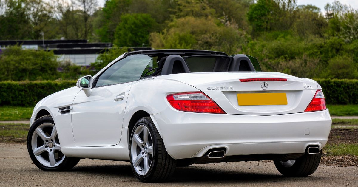 découvrez comment régler les rétroviseurs de votre mercedes-benz slk pour bénéficier d’une visibilité optimale et conduire en toute sécurité.