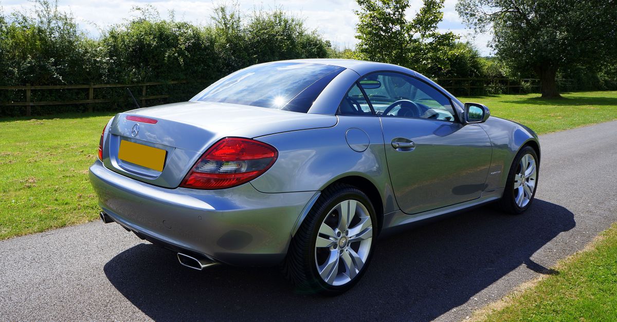 découvrez comment régler les rétroviseurs de votre mercedes slk pour bénéficier d’une visibilité optimale et conduire en toute sécurité.