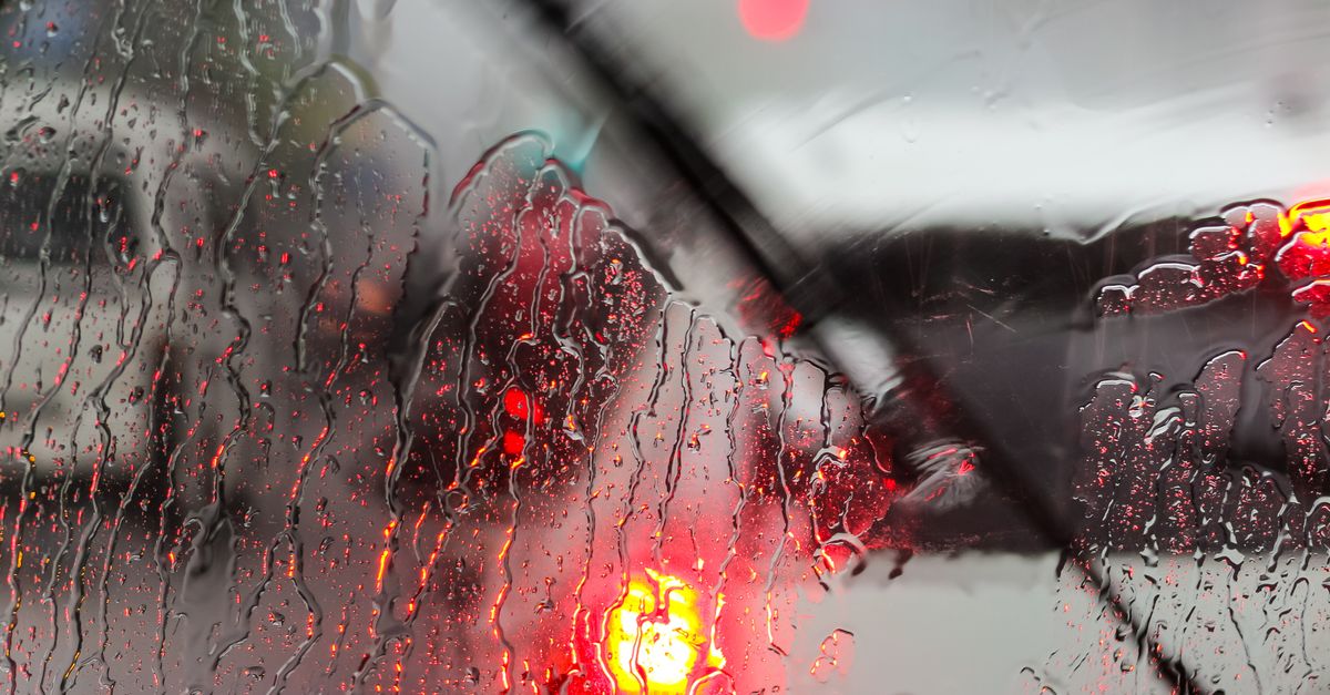 découvrez comment remplacer les essuie-glaces de votre opel ampera-e : étapes, conseils pratiques et astuces pour retrouver une visibilité optimale.