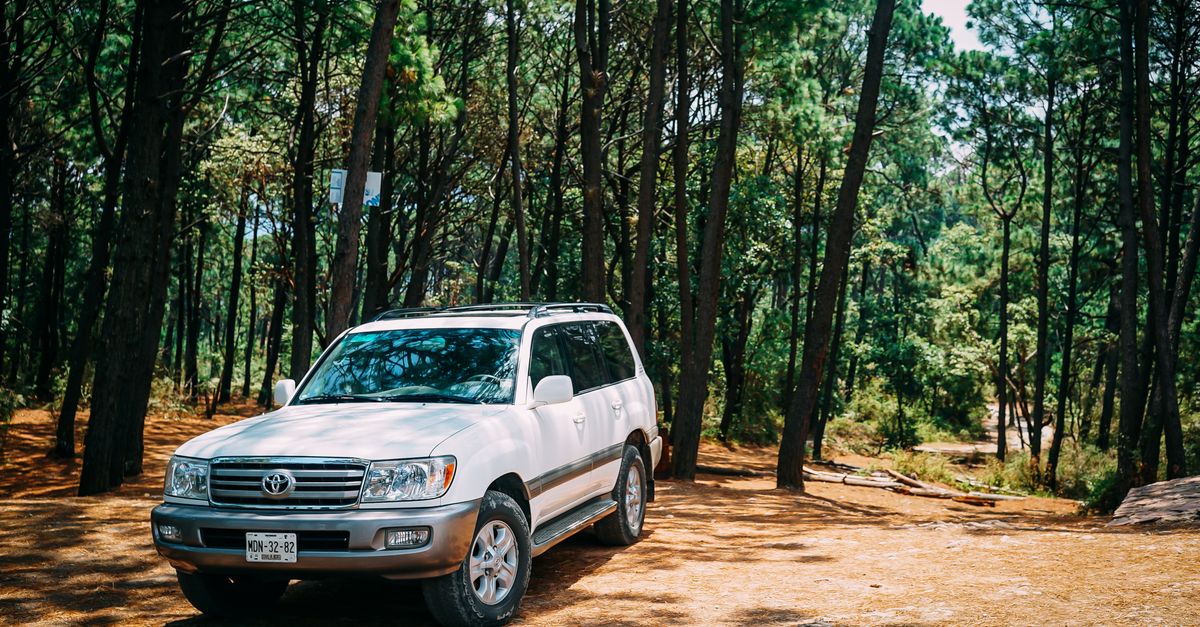 découvrez comment remplacer le filtre à air de votre toyota land cruiser 120 series pour préserver les performances du moteur et faciliter son entretien.