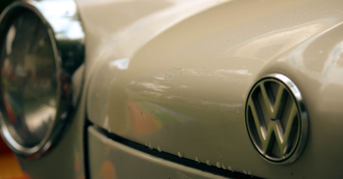découvrez les étapes essentielles pour démonter un phare volkswagen en toute sécurité, avec des conseils pour accéder aux fixations et éviter d’endommager votre véhicule.
