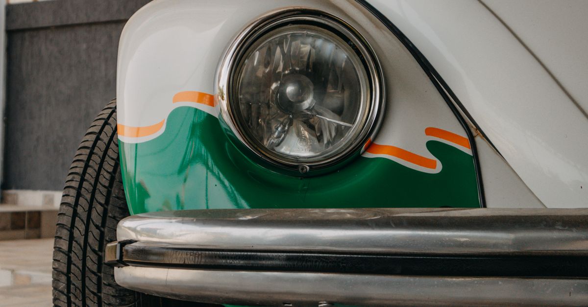découvrez comment remplacer l’ampoule de phare de votre volkswagen scirocco : étapes, conseils pratiques et précautions pour une installation réussie.