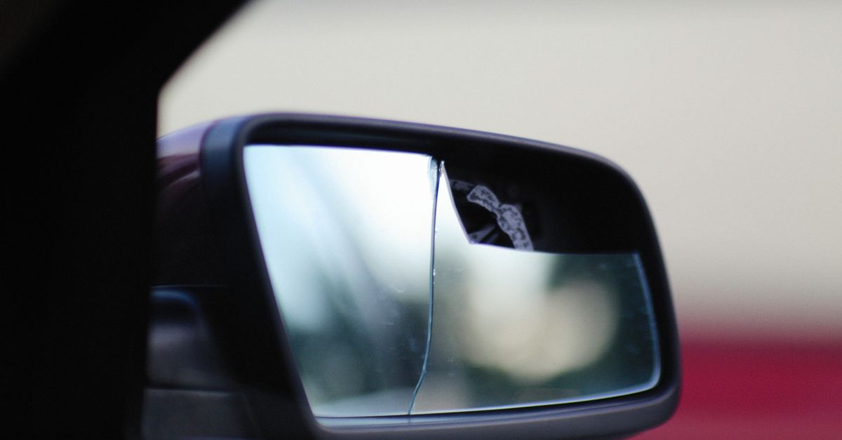 remplacez facilement le verre de rétroviseur de votre volvo v60 cross country. découvrez les options compatibles et les conseils pour une installation adaptée.
