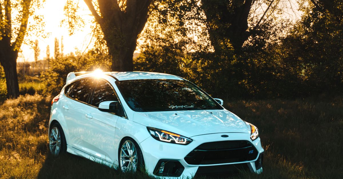 découvrez nos amortisseurs pour ford focus 3 st : comparez les modèles et trouvez la suspension adaptée à votre véhicule.