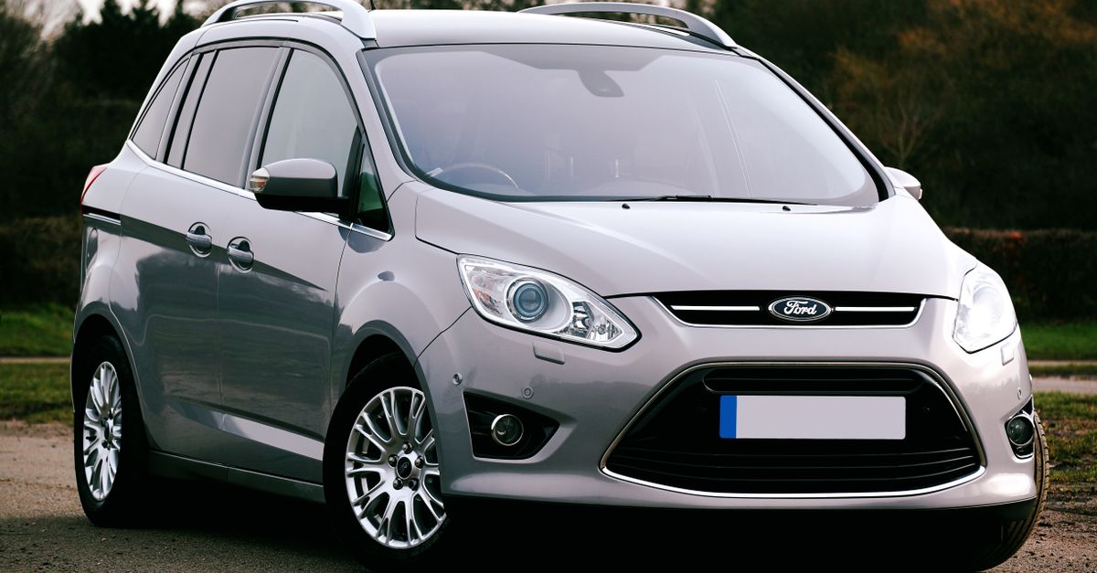 découvrez les étapes essentielles pour changer une roue sur votre ford mondeo en toute sécurité, avec les outils adaptés et les bons gestes.