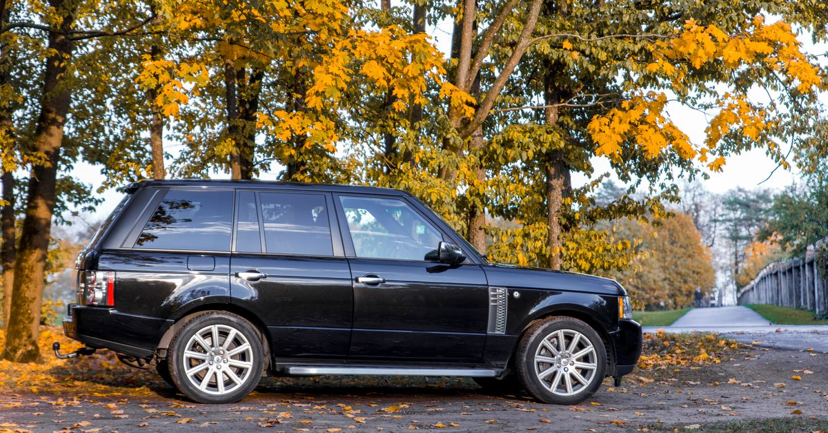 découvrez comment changer une roue sur un land rover range rover 3 : étapes essentielles, outils nécessaires et conseils pour intervenir en toute sécurité.