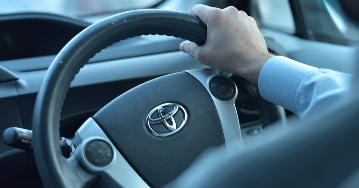 découvrez comment remplacer le filtre à huile de votre toyota auris 2 touring et assurer l’entretien optimal de votre véhicule.